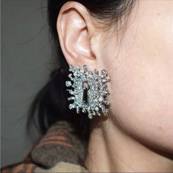 Key shape Earrings N885 - Picture 1 of 5